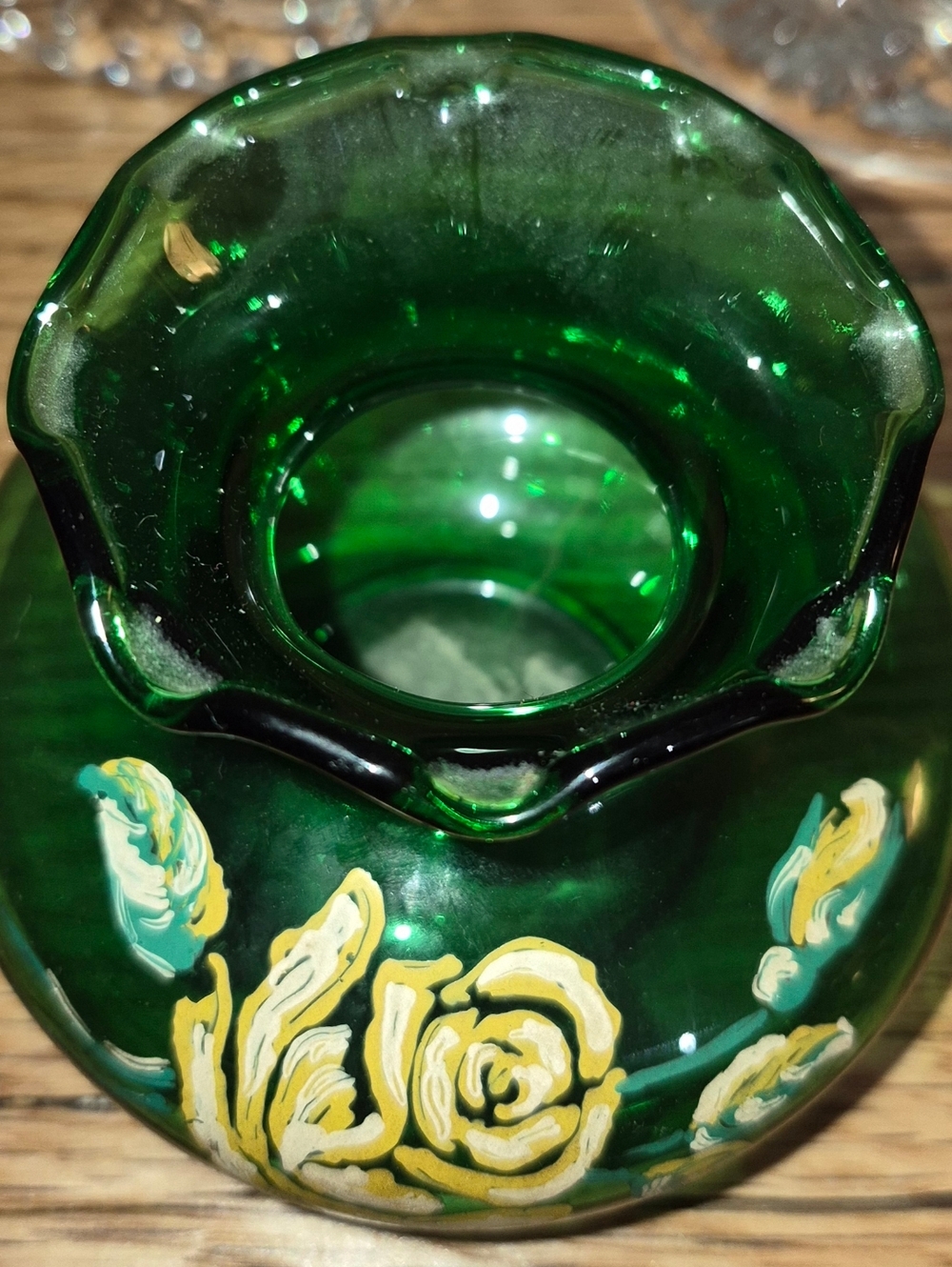Vintage green Anchor Hocking ruffled edge bud vase with hand-painted floral - Picture 2 of 3